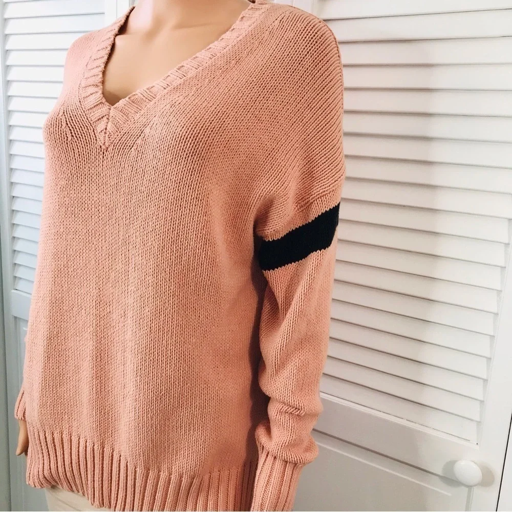 360 SWEATER Pink V-Neck Knit Pullover Sweater Size Medium